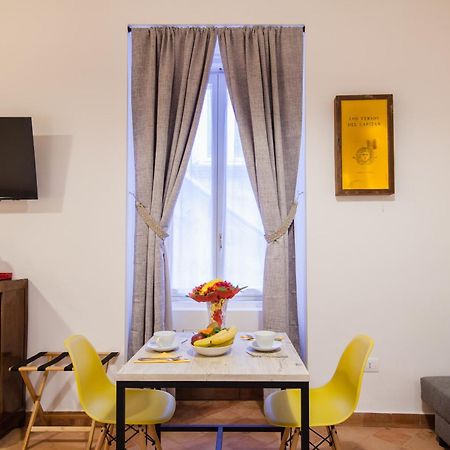 Palazzo Marigliano - Serviced Apartments Napoli Værelse billede